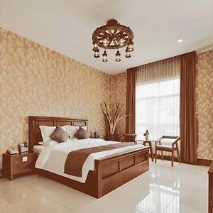 8008 Hotel